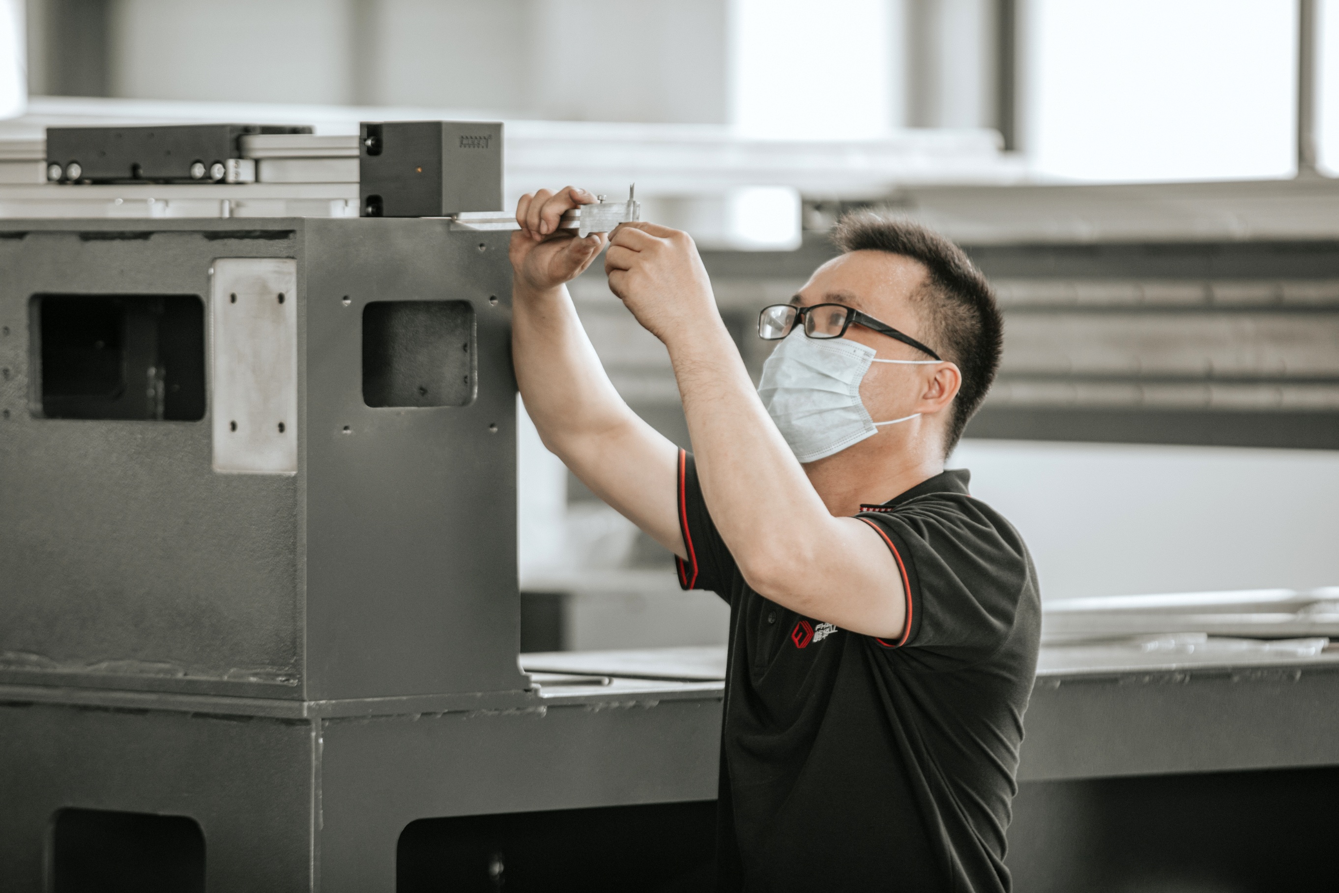 工业级3D打印机：从设备选型到生产部署的全流程技术指南